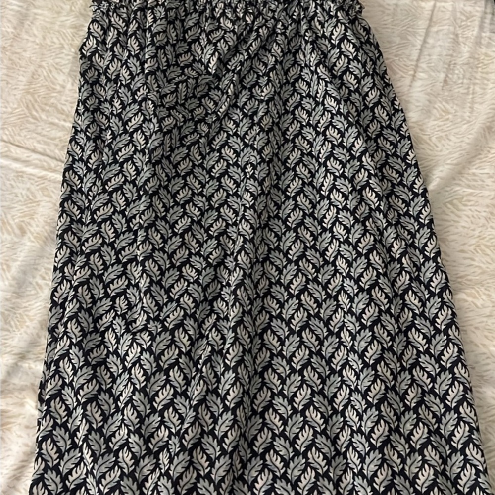 H&M Black and White Leaf Pattern Maxi Skirt